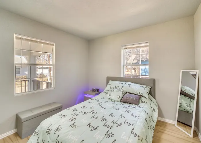 Convenient - 2 Mi To Downtown! Holiday home