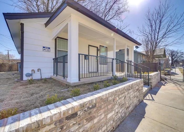 Convenient - 2 Mi To Downtown! Holiday home