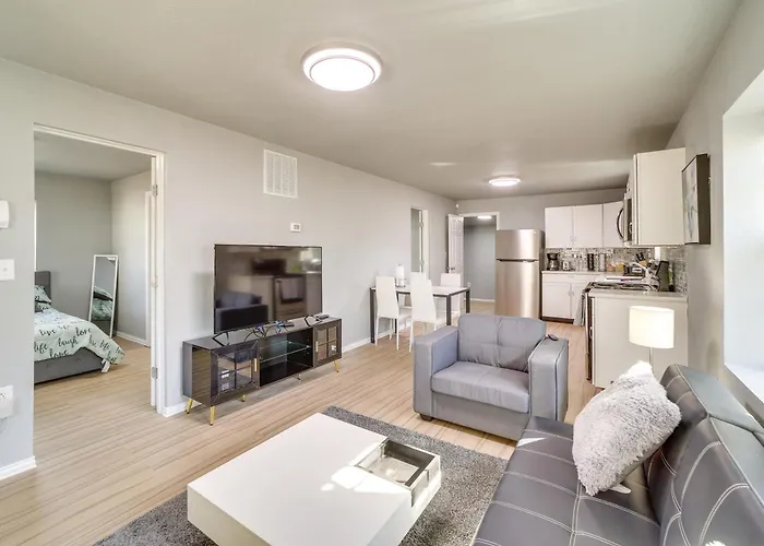 Convenient - 2 Mi To Downtown! Holiday home Tulsa