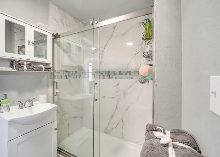 Сasa de vacaciones Convenient - 2 Mi To Downtown! *