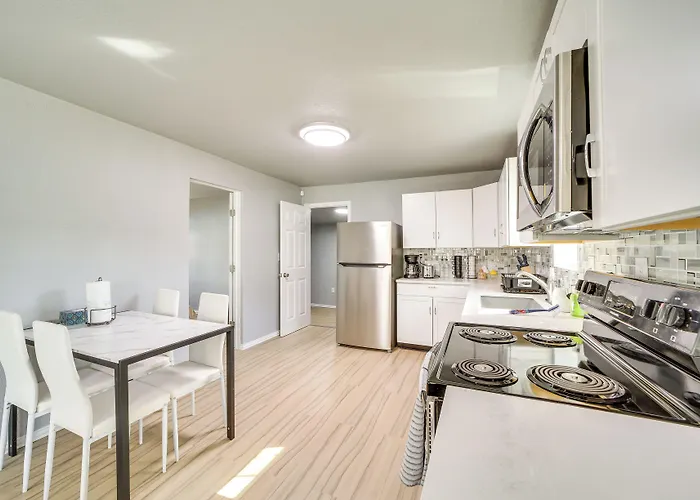 Convenient - 2 Mi To Downtown! *